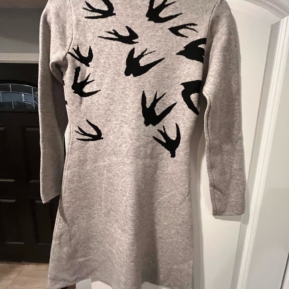 Gray Sweater Dress with Black Bird Pattern and Red Collar - Picture 4 of 4
